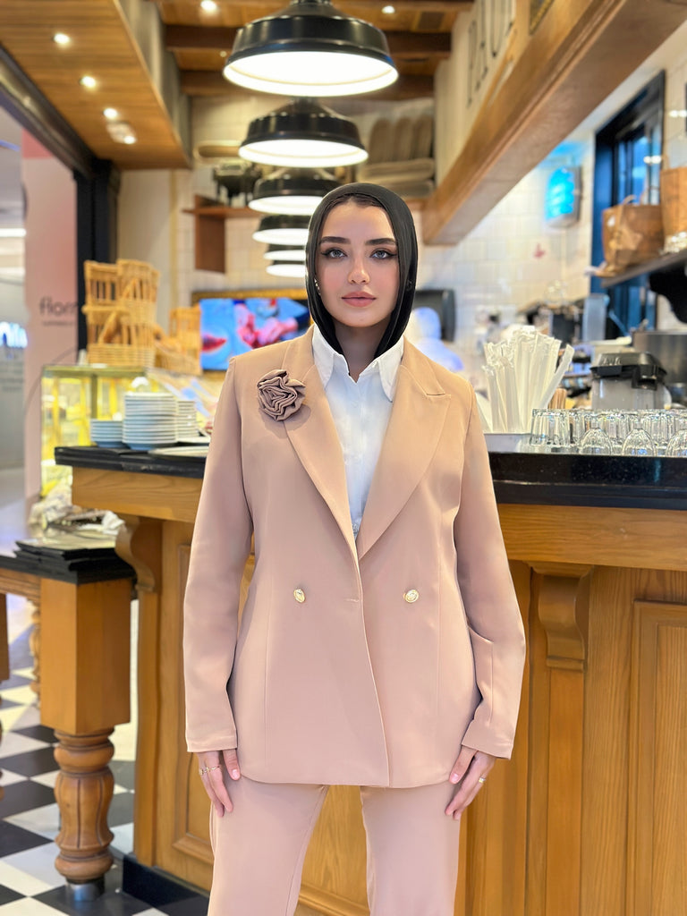 La Vie en Rose Suit Blazer Beige