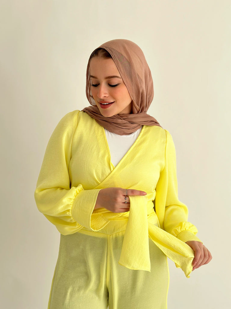 Shimmering Wrap Set Top Yellow