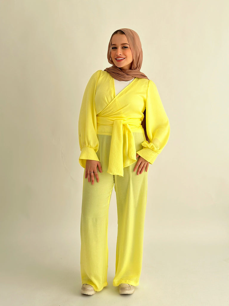 Shimmering Wrap Set Top Yellow